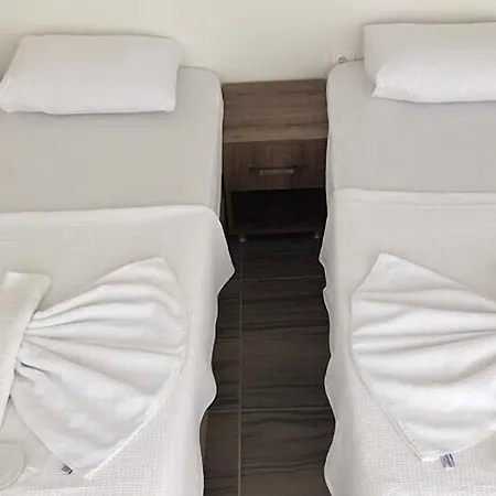 Alpaylar Otel & Apart מלון דירות אקצ'אי